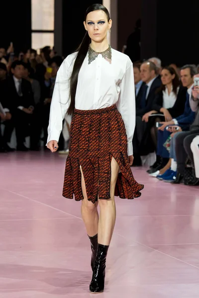 Look 13